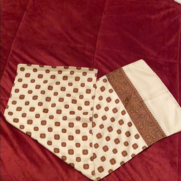 End of year Clearance Sale!  
Elegant & Stylish Silk Scarf - From India - Picture 2 of 2